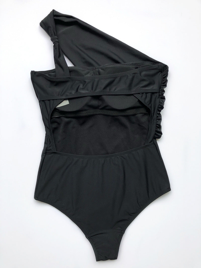 One-shoulder one-piece swimsuit