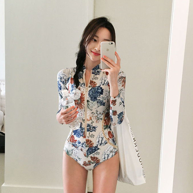 New South Korean printing one-piece swimsuit conservative small chest gathered thin sexy triangle piece swimsuit