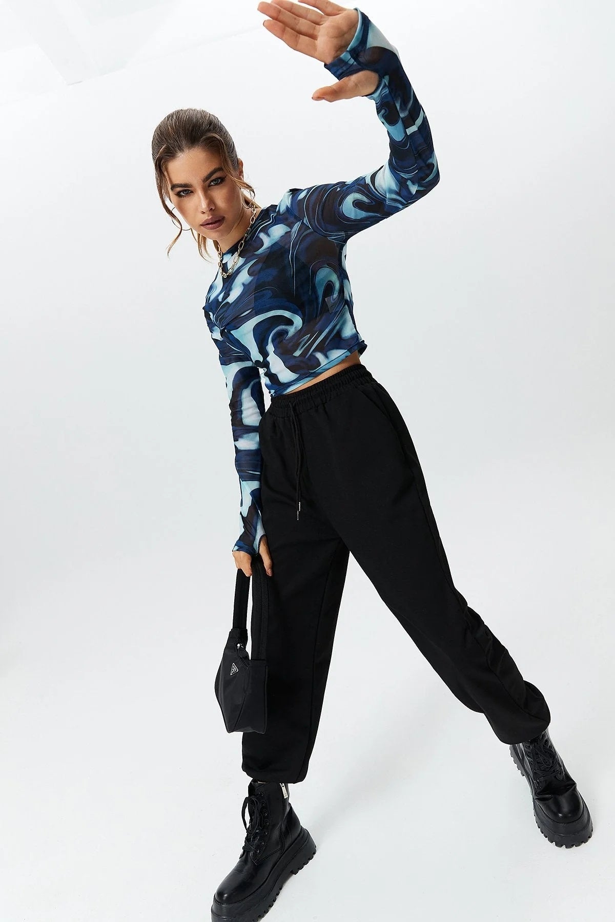 Round Neck Pullover Printed Crop Long Sleeve Top